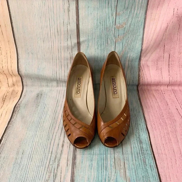 Bandolino vintage open toe pumps with small heel - Picture 2 of 12
